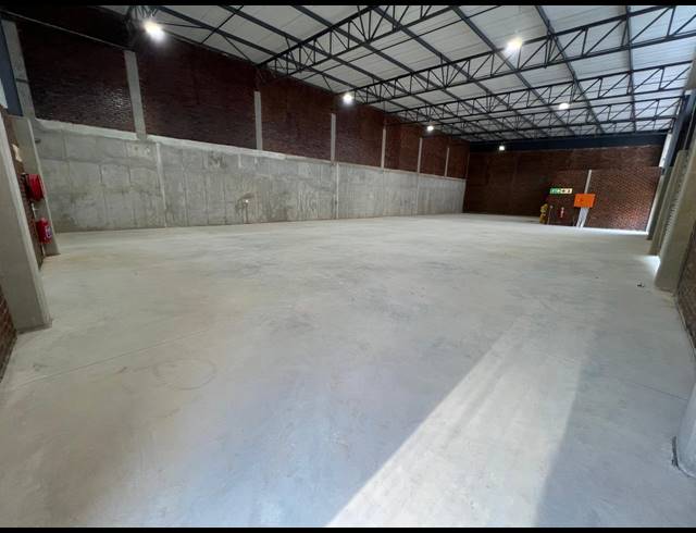 495M² WAREHOUSE TO LET IN LASER PARK